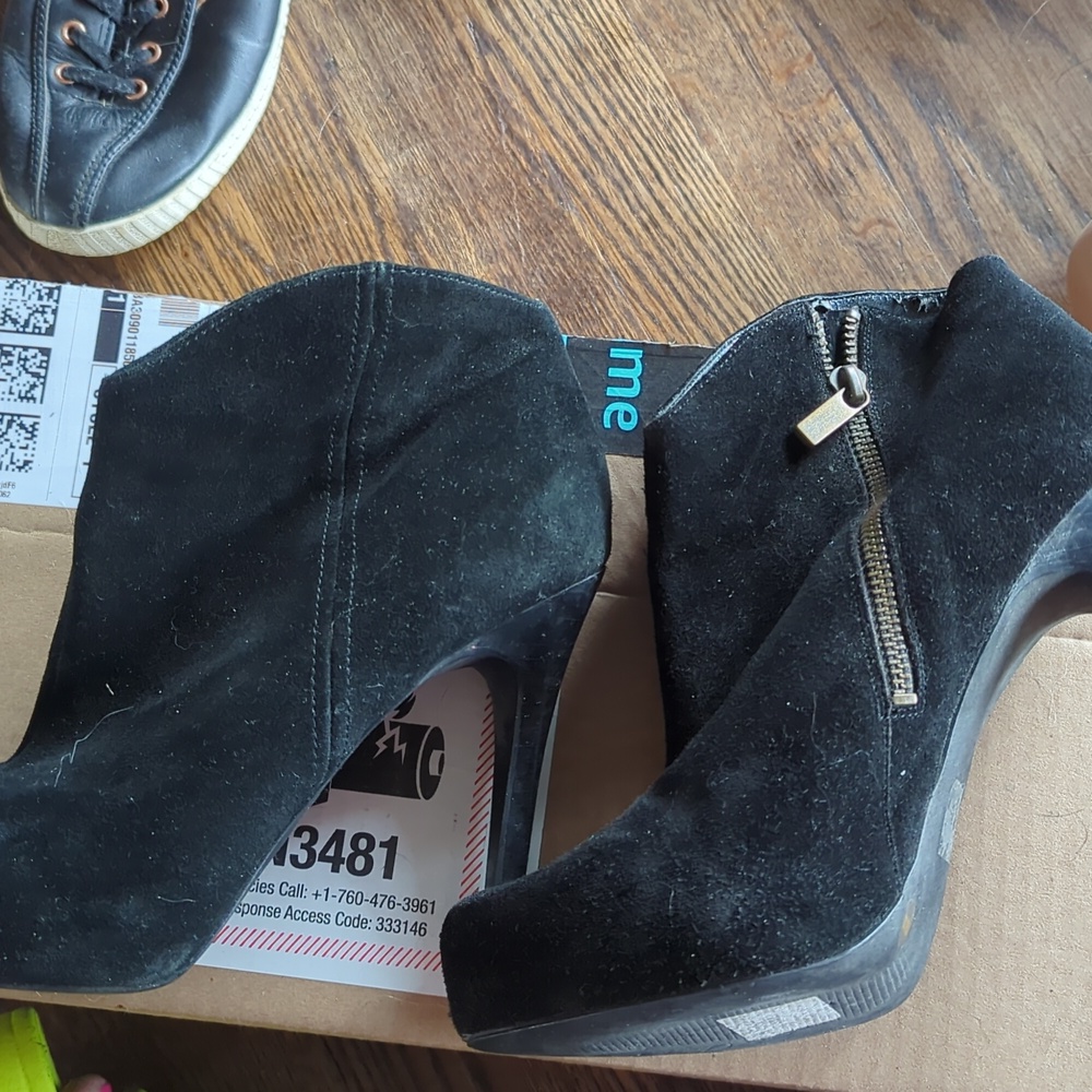 Jessica Simpson suede booties high heel
